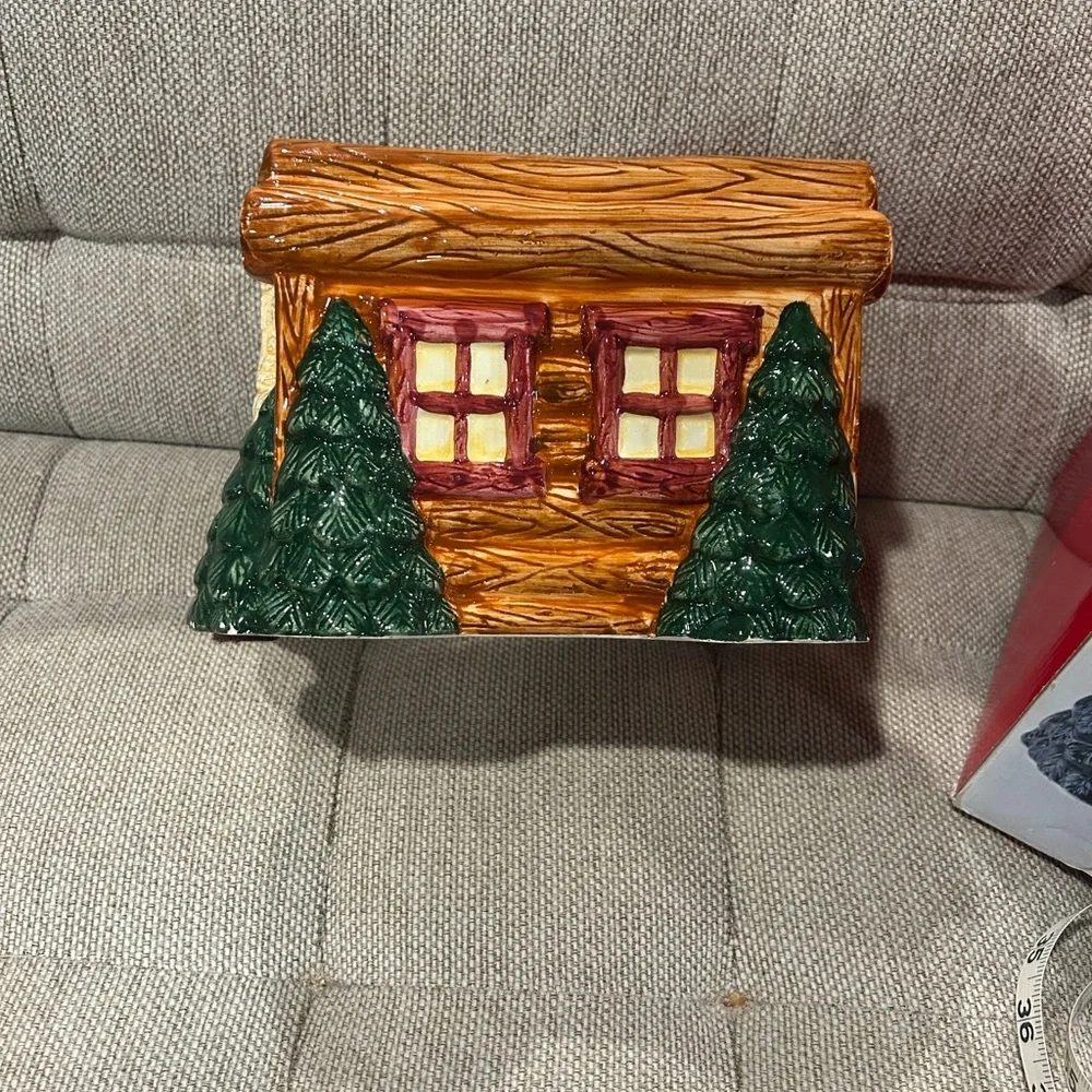 Christmas Village Earthenware Log Cabin Holiday Cookie Jar - Brown and Green - Picture 14 of 16